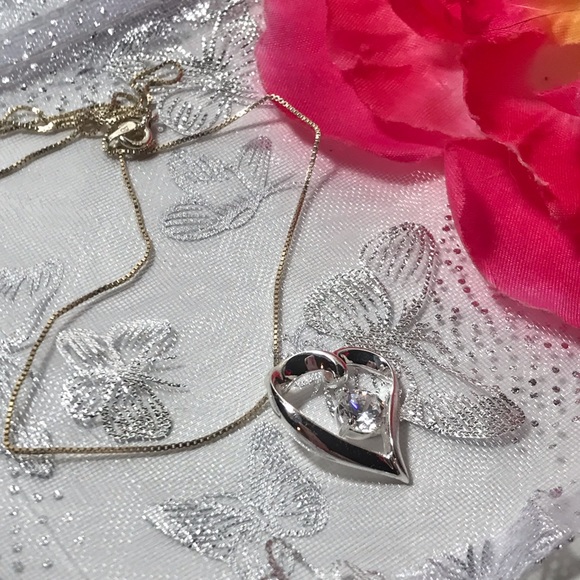 .925 Sterling CZ Heart &  .925 Sterling chain, Vintage, perfect!💕💕 - Picture 4 of 5